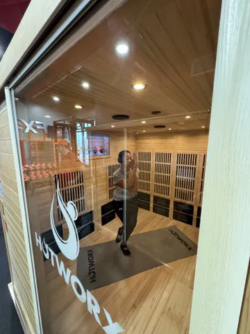 HOTWORX BELMONT Picture 4