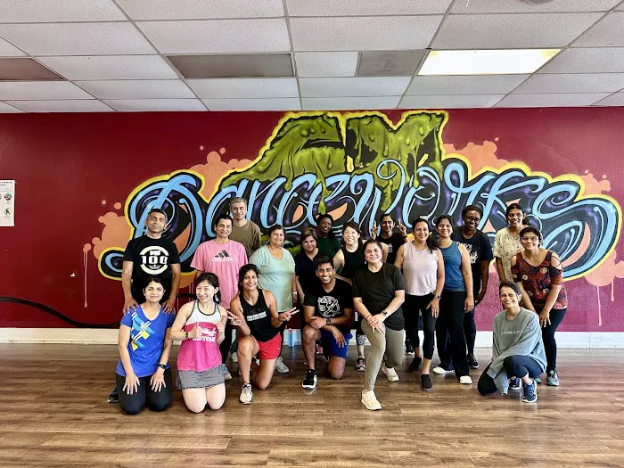 Strong Fit & Happy Picture 3