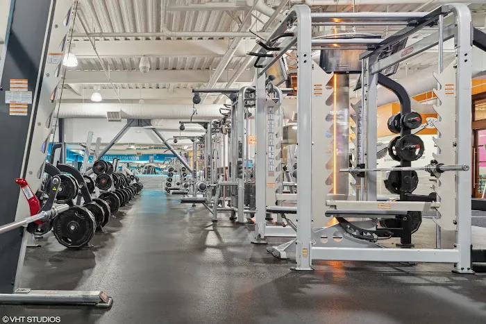 Crunch Fitness Picture 10