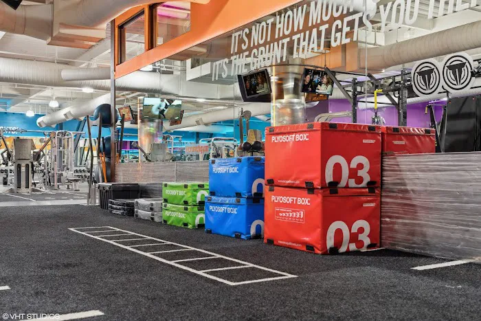 Crunch Fitness Picture 2