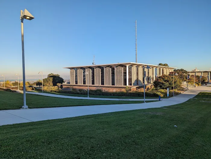 College of San Mateo Athletic Center Picture 5