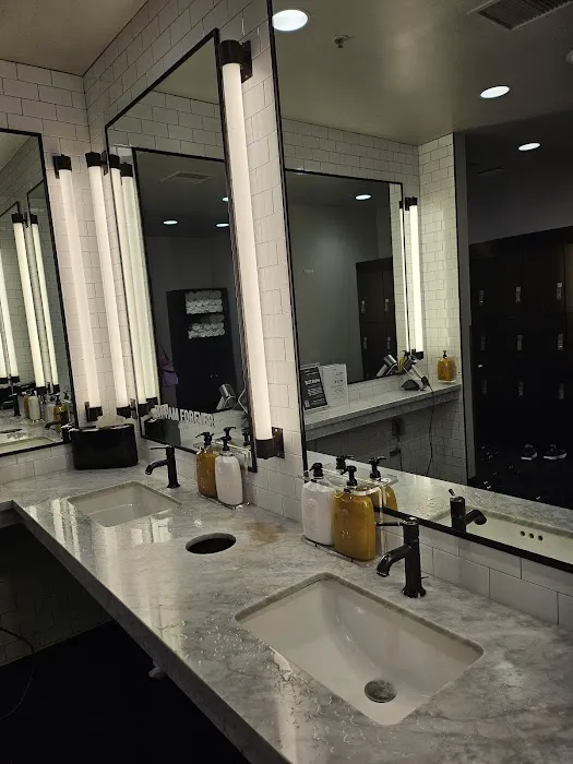 Barry's Burlingame Picture 1