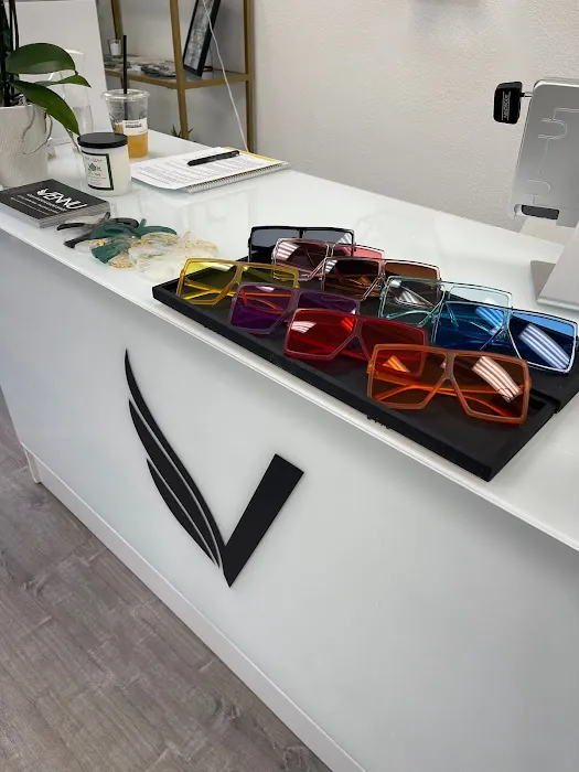 VENNU Yoga - Pilates - Barre -TRX - Dance Studio Picture 3