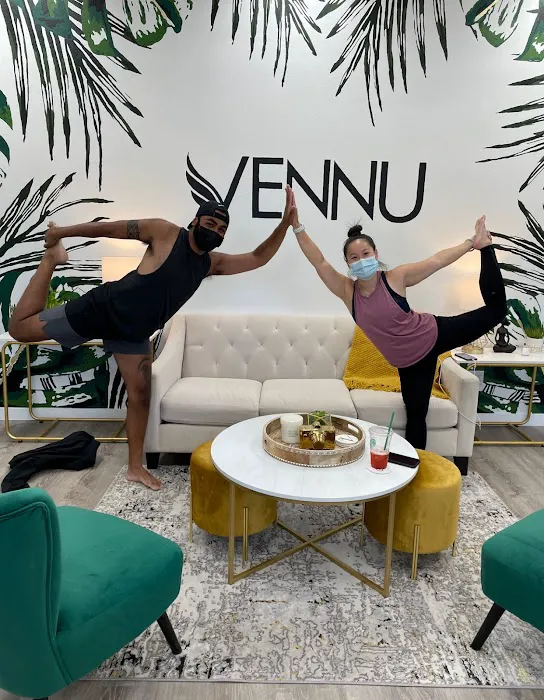 VENNU Yoga - Pilates - Barre -TRX - Dance Studio Picture 4