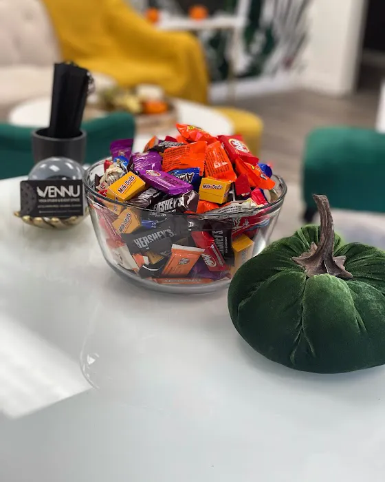 VENNU Yoga - Pilates - Barre -TRX - Dance Studio Picture 9