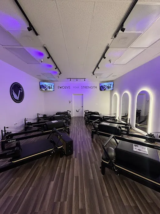 VENNU3 Pilates Reformer Studio Picture 1