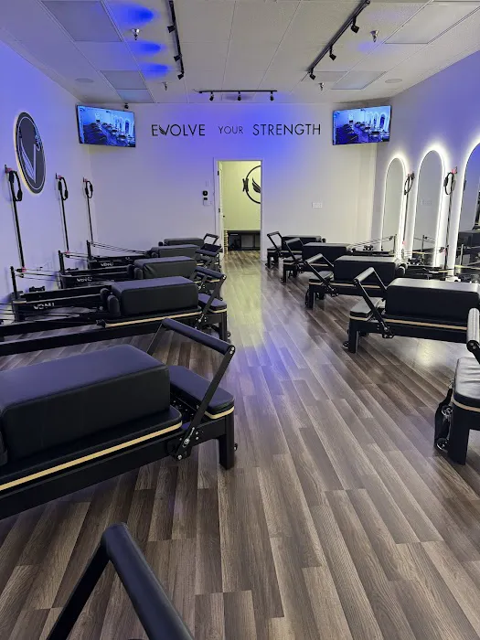 VENNU3 Pilates Reformer Studio Picture 10