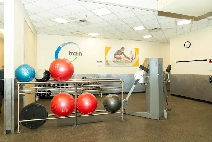 24 Hour Fitness Picture 3