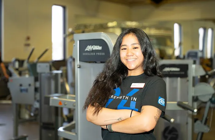 24 Hour Fitness Picture 9