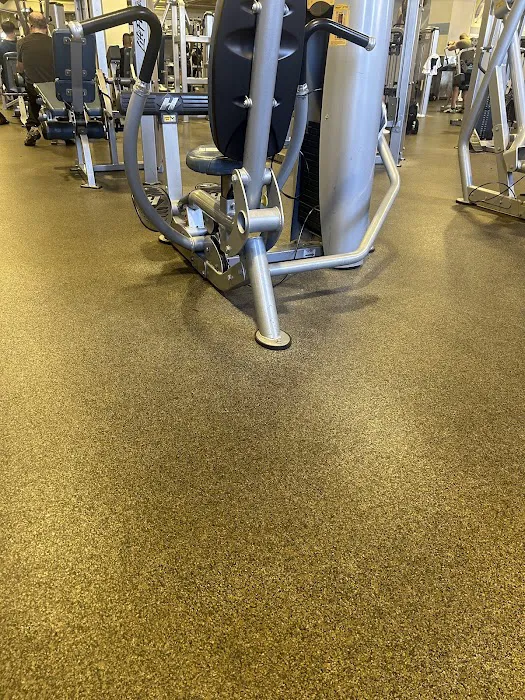 24 Hour Fitness Picture 2