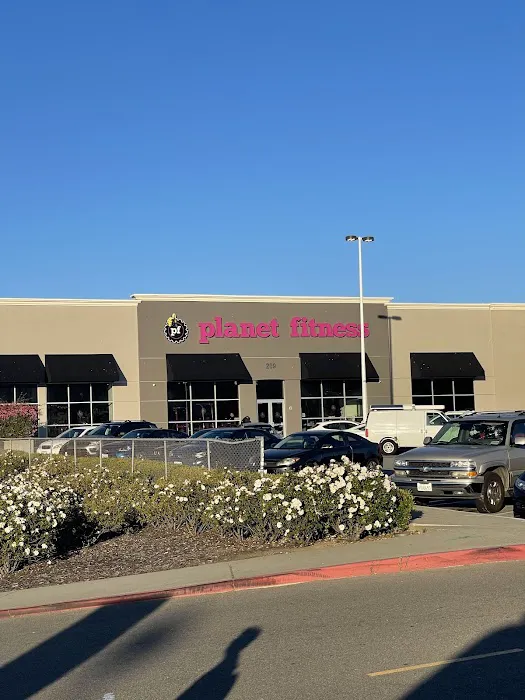 Planet Fitness Picture 2