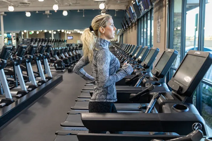 Fitness 19 Picture 6