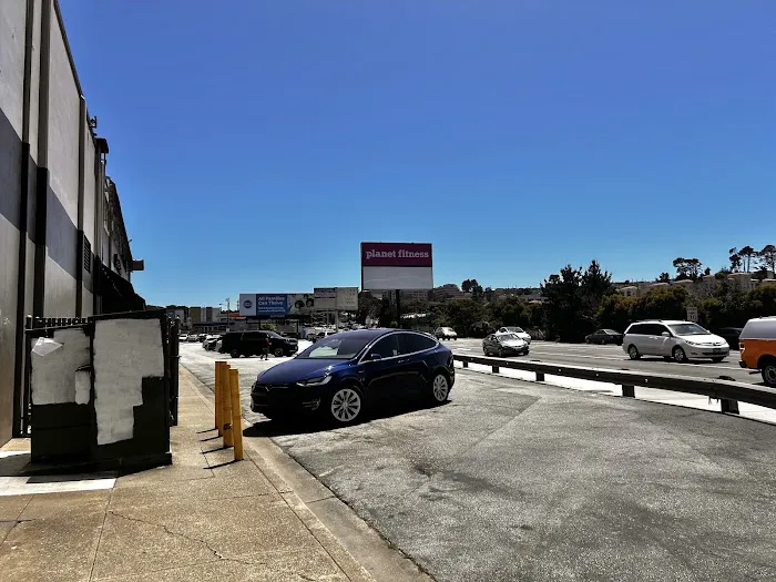 Planet Fitness Picture 9