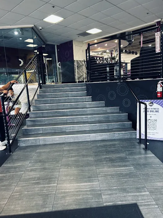 Planet Fitness Picture 10