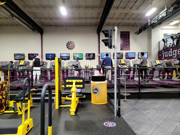 Planet Fitness Picture 7