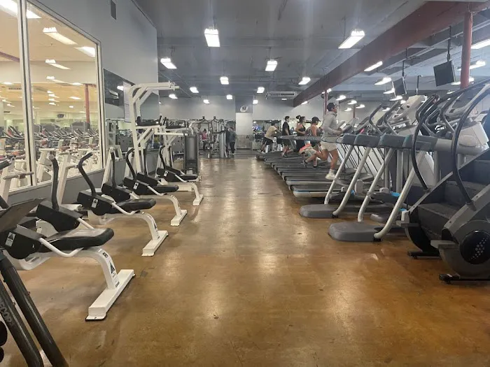 24 Hour Fitness Picture 6