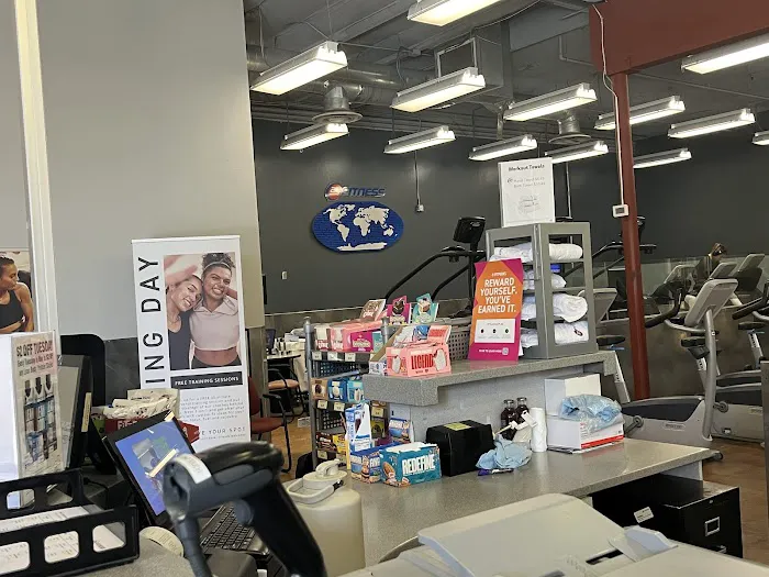 24 Hour Fitness Picture 4