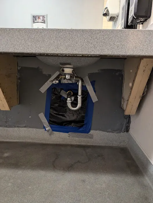 24 Hour Fitness Picture 3