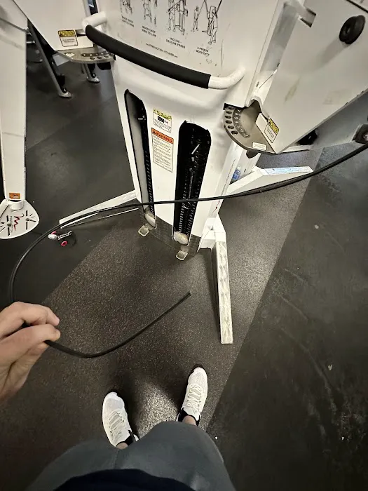 24 Hour Fitness Picture 8