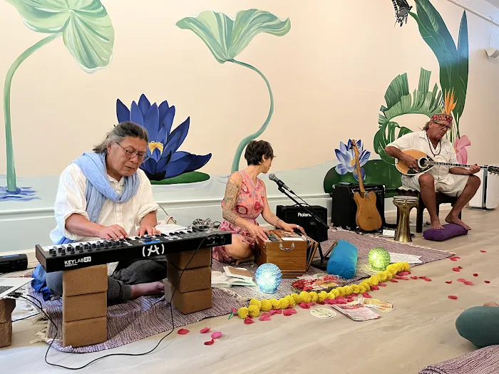 Lotusland Yoga SF Picture 9