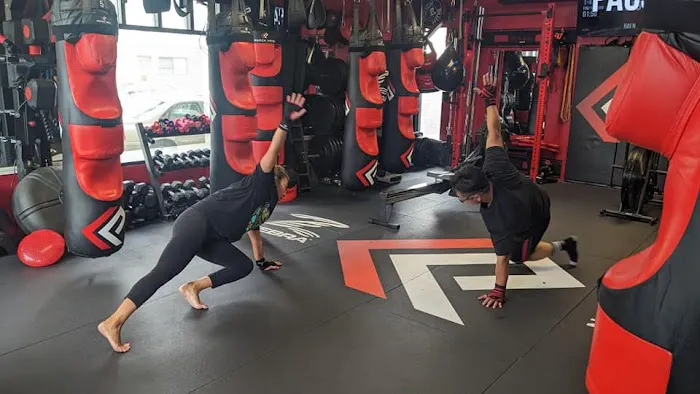 Punch King Fitness Sunset Picture 9