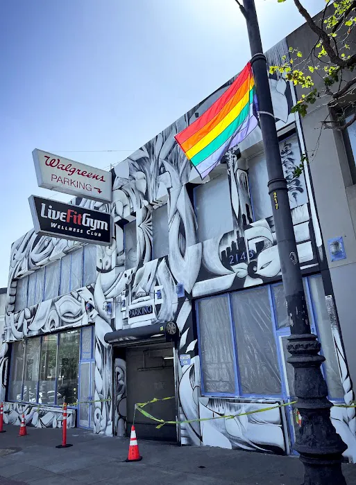 Live Fit Gym • Castro Picture 10