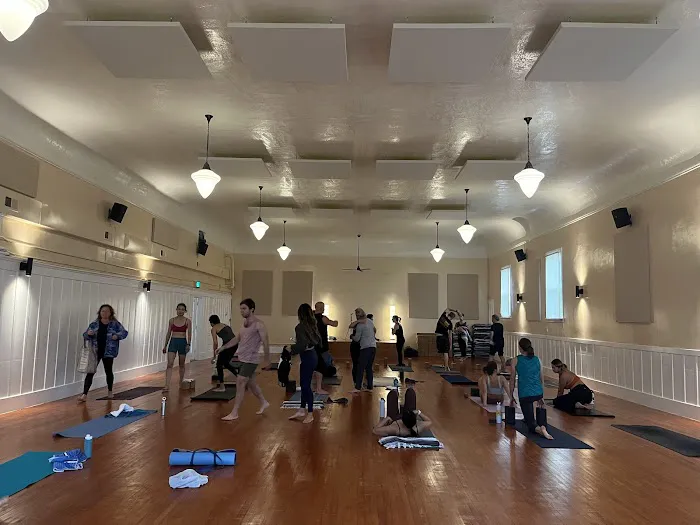 The Castro Room Picture 7