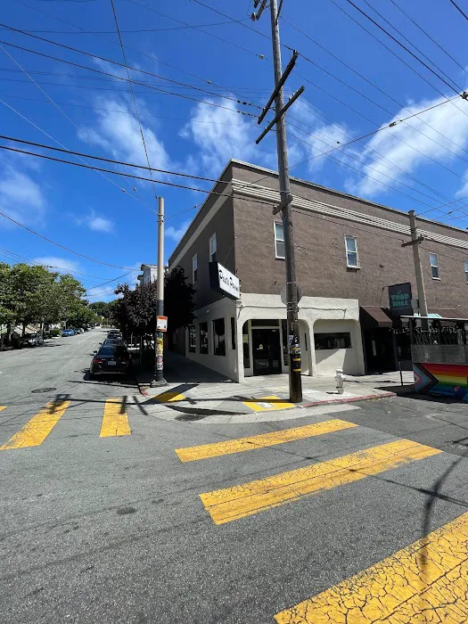 The Castro Room Picture 9