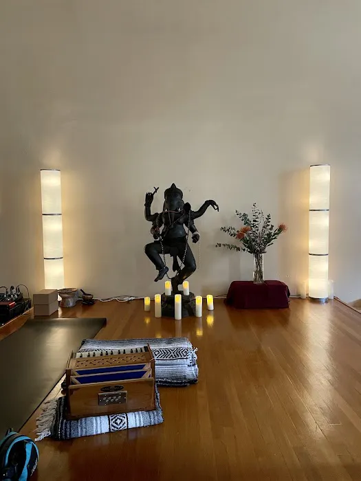 The Castro Room Picture 6