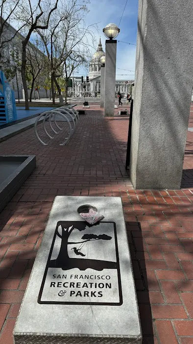 Fitness Court at UN Plaza Picture 2