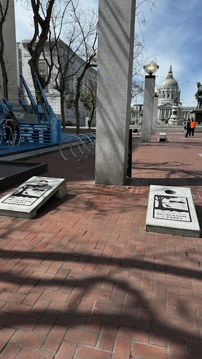 Fitness Court at UN Plaza Picture 3