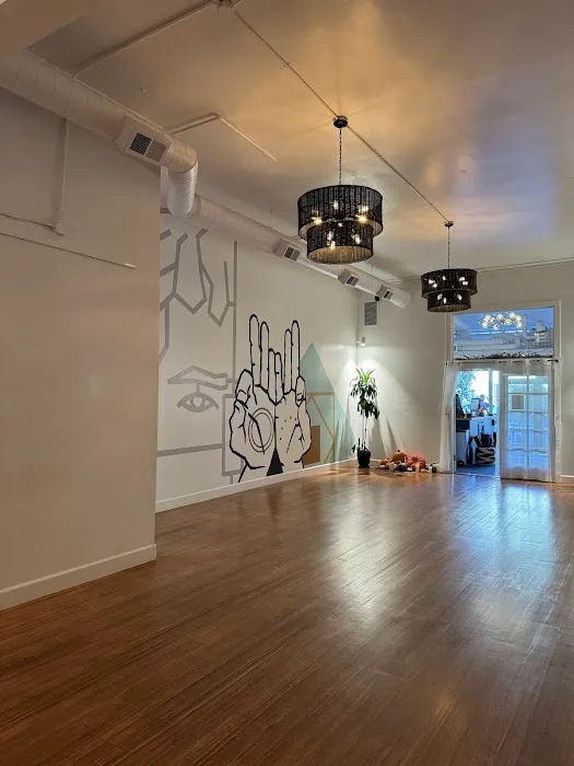 HAUM Studios - Haight Ashbury Picture 1