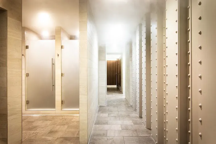 Equinox Pine Street Picture 4