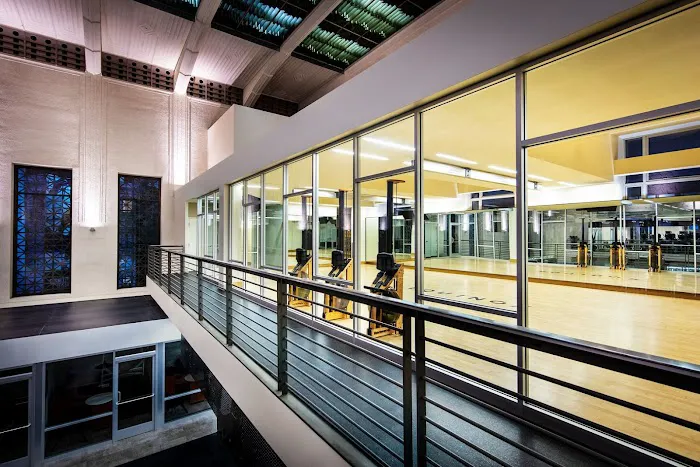 Equinox Pine Street Picture 10