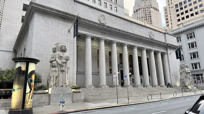 Equinox Pine Street Picture 8