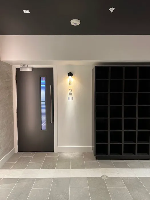 Hot 8 Yoga Picture 1