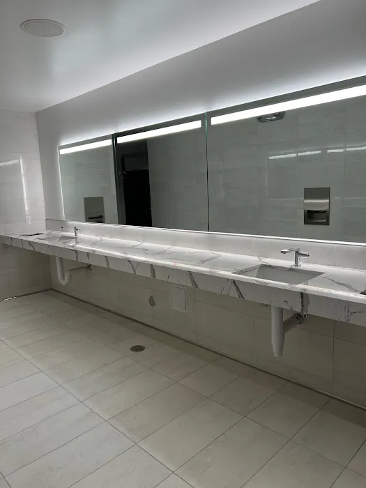 Hot 8 Yoga Picture 7