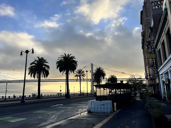 Embarcadero YMCA Picture 3