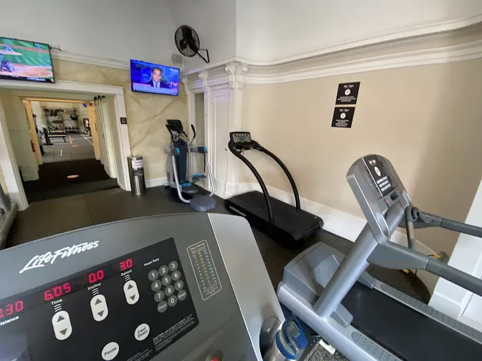 Live Fit Gym • Inner Richmond Picture 5