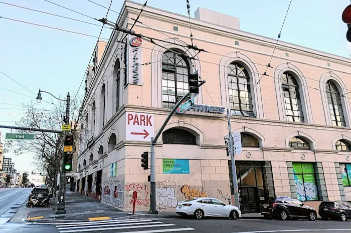 24 Hour Fitness Picture 7