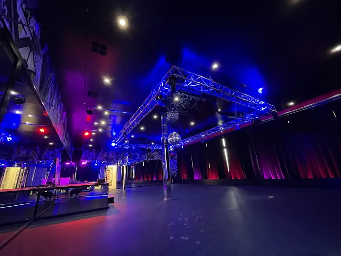 Funky Door Yoga - San Francisco Picture 4