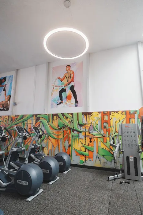 Live Fit Gym • Polk Street Picture 6