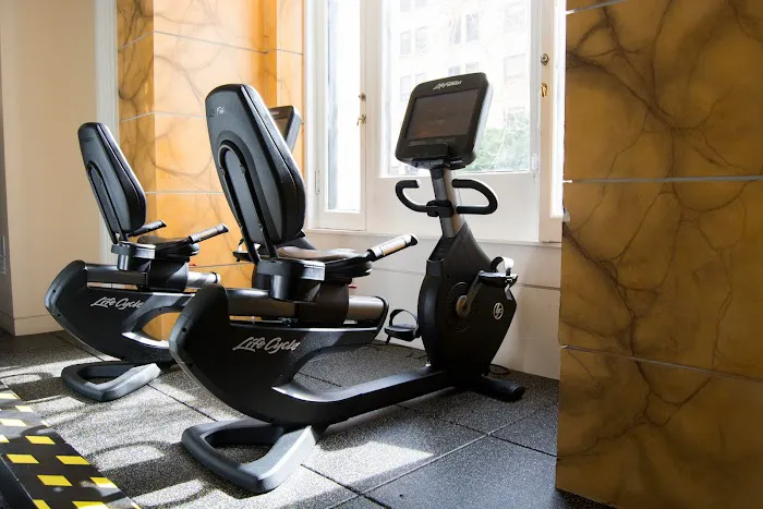 Live Fit Gym • Fairmont Picture 5