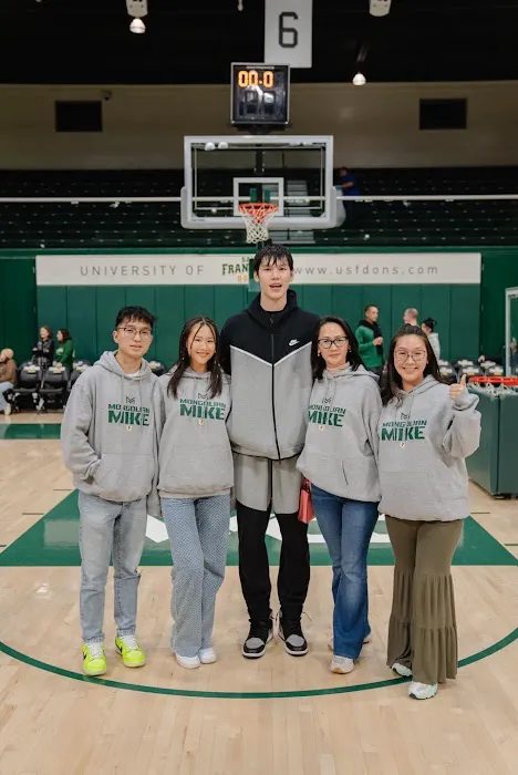 War Memorial Gym Picture 6