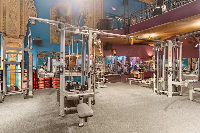 Crunch Fitness Picture 4