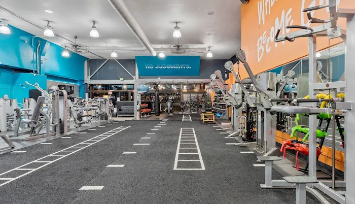 Crunch Fitness Picture 3