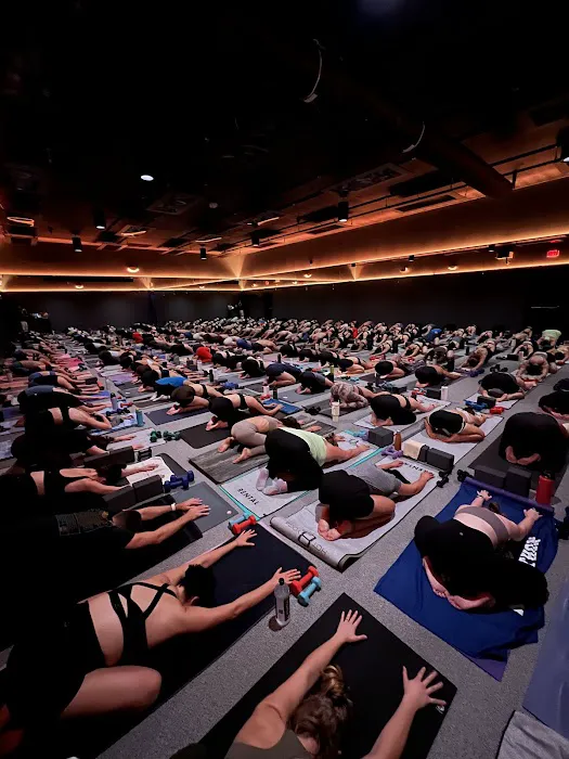Hot 8 Yoga Picture 5