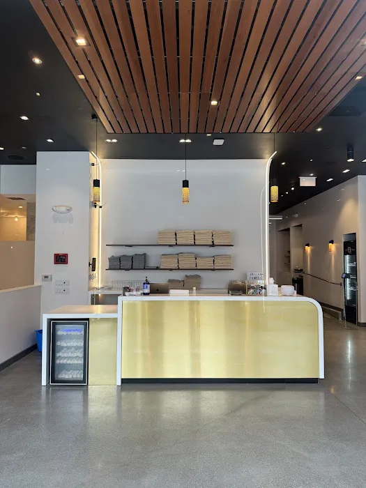 Hot 8 Yoga Picture 4