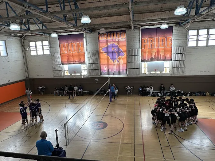 Galileo Gymnasium Picture 2