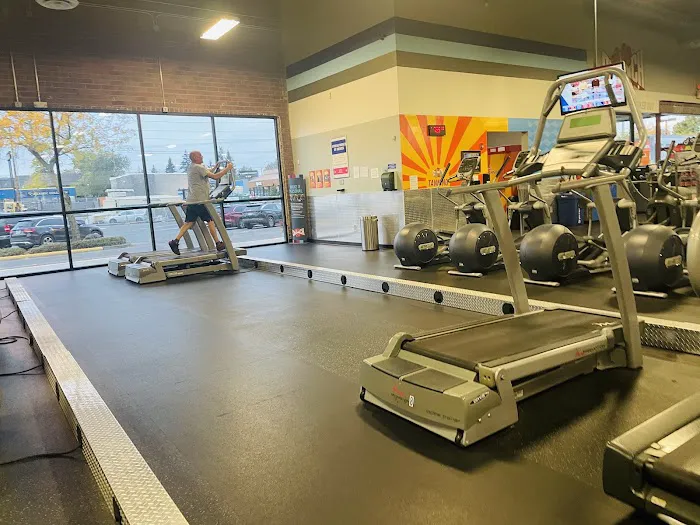 Crunch Fitness Picture 1